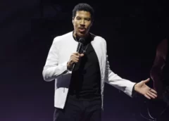 Lionel Richie passa por procedimento no coração e cancela shows